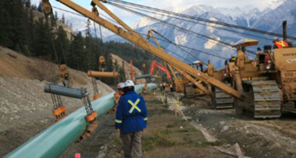 Alberta small business owners raising pipeline awareness