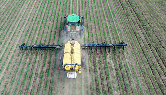 Misguided fertilizer cap threatens Canada’s carbon-smart farmers